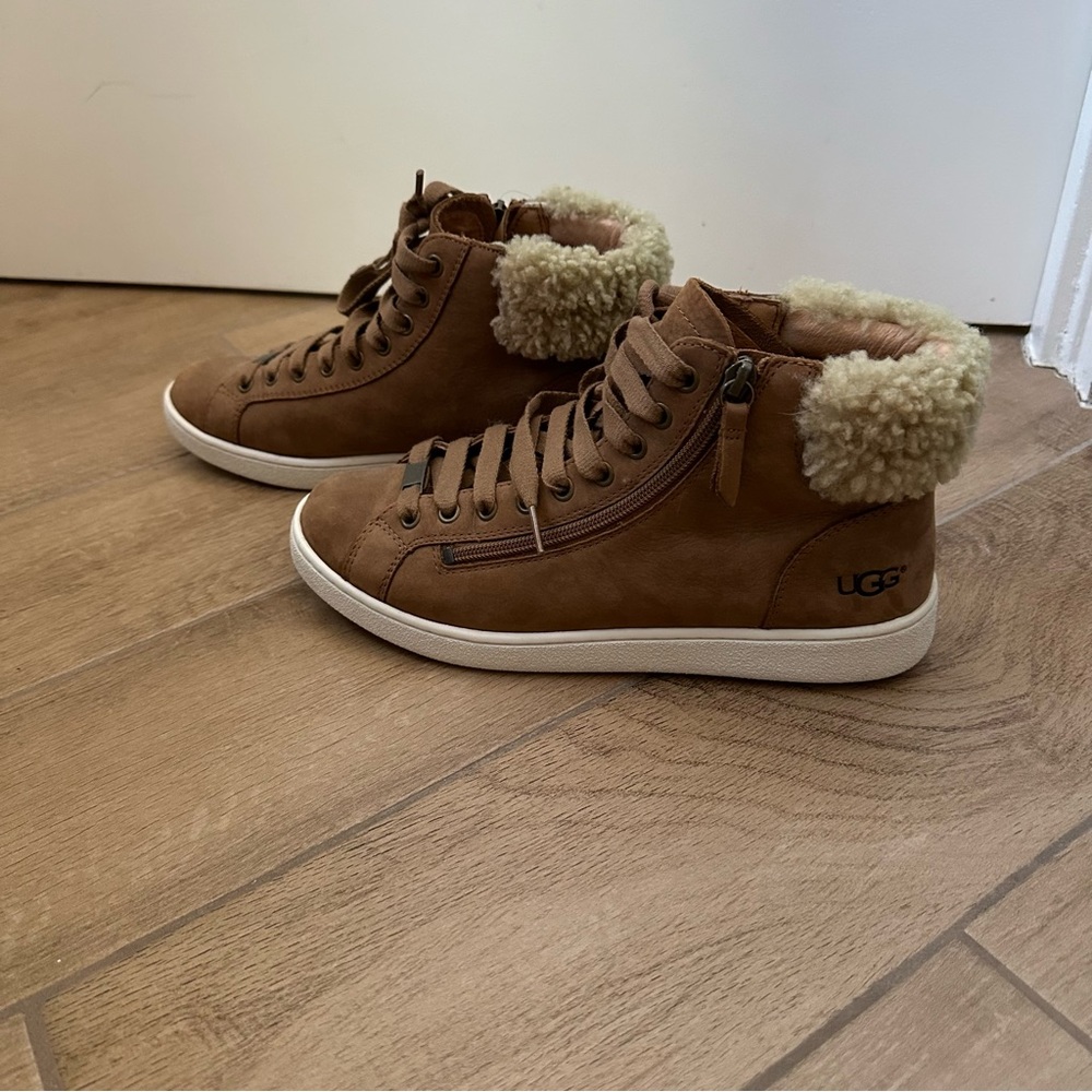 UGG suede sneakers size US10